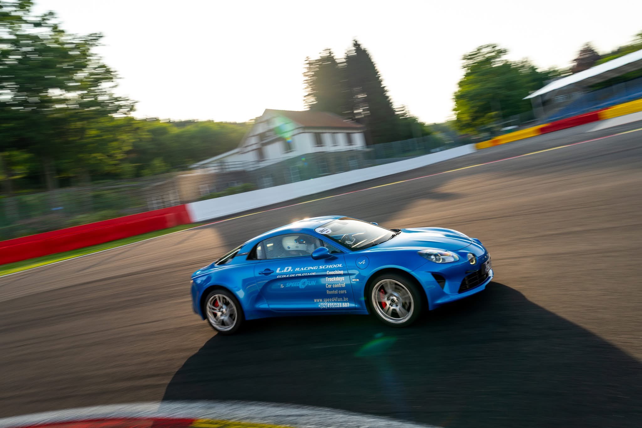 Alpine A110 GT 300cv  - 300 cv Propulsion 
Voiture rapide et amusante