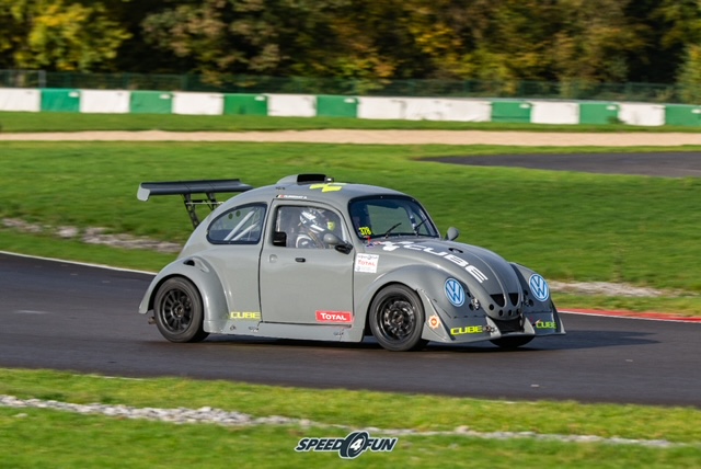 VW Fun Cup - 180 cv  Propulsion 
Voiture extrêmement amusante et pleine de sensations
Idéale pour la course